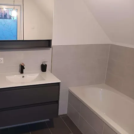 ベッド・アンド・ブレックファスト In *